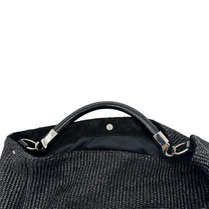 manici Borsa Saint Laurent in rafia nera con finiture in pelle tono su tono verniciata e parti metalliche argentate; munita di un manico rigido, indossabile a spalla, di lusso, originale, ottime condizioni, usata. 