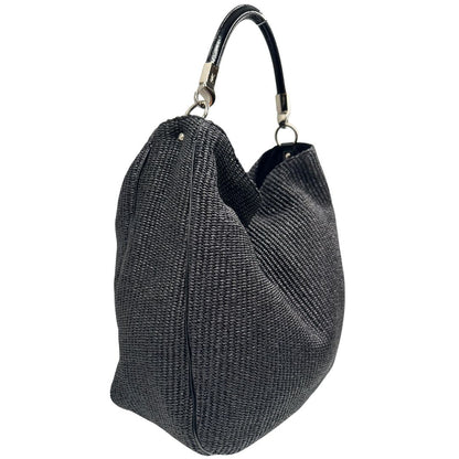 lato Borsa Saint Laurent in rafia nera con finiture in pelle tono su tono verniciata e parti metalliche argentate; munita di un manico rigido, indossabile a spalla, di lusso, originale, ottime condizioni, usata.