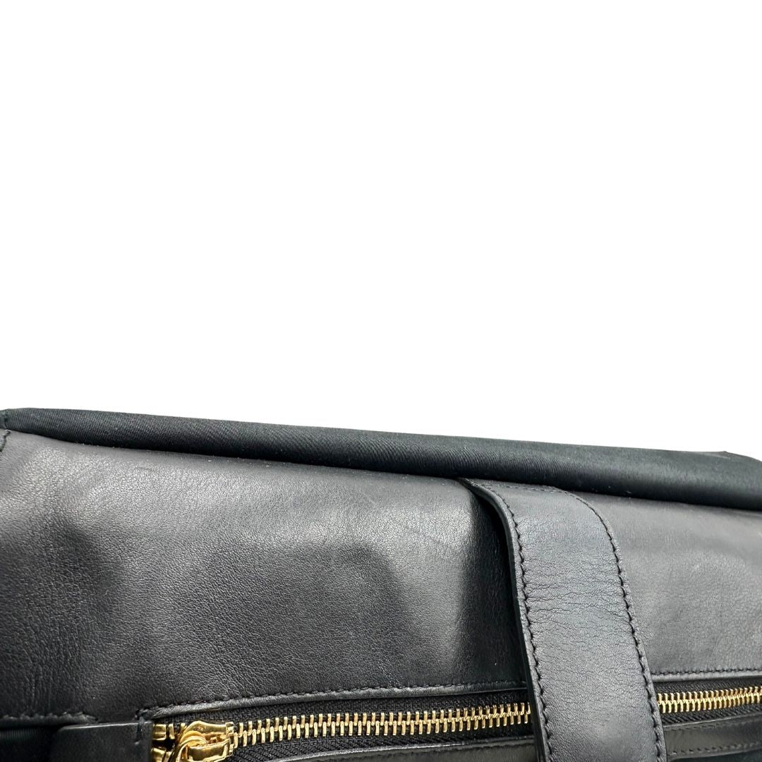 interno Borsa Dolce & Gabbana in canvas con trama animalier, finiture nere e parti metalliche dorate; munita di un manico singolo e un manico amovibile, di lusso, originale, ottime condizioni. 