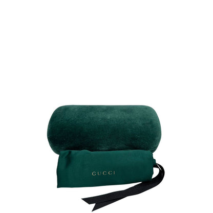 Occhiali da sole Gucci in acetato marrone tartarugato rifiniti con doppie G in metallo dorato sulle asticelle. Completi di custodia e sacchetto protettivo.