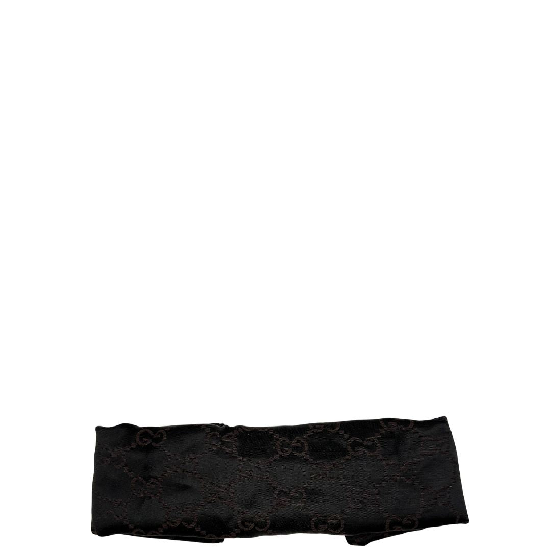 dustbag Borsa Gucci scamosciata beige con finiture in pelle color cammello, dettagli in tessuto GG e parti metalliche dorate; munita di un manico singolo, indossabile a spalla. Completa di dustbag, di lusso, originale, ottime condizioni, usata. 