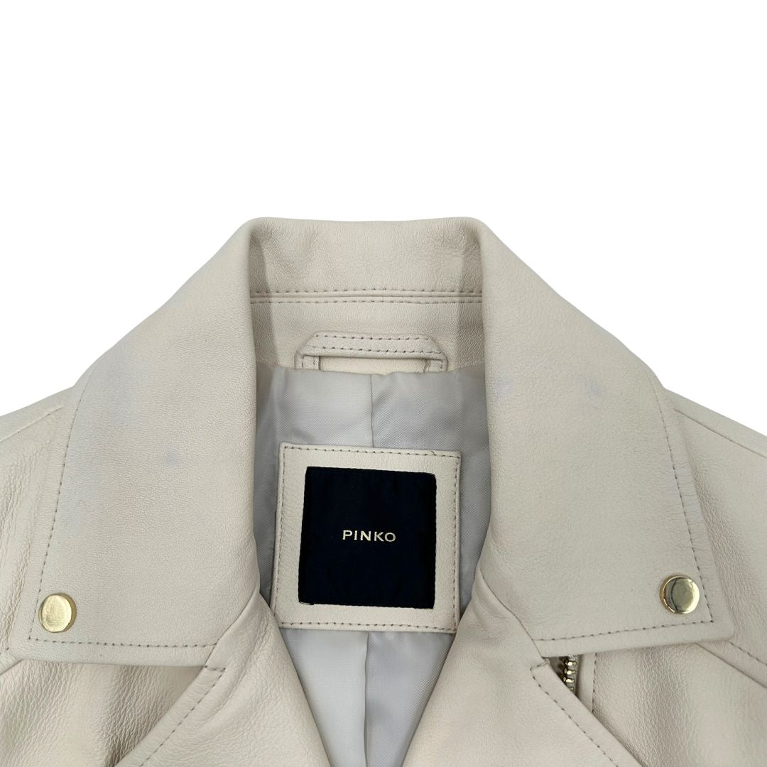 Giacca in 100% pelle Pinko bianco latte, con parti metalliche dorate, taglia 40.