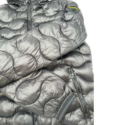 Difetto di un giubbino Blauer nero in 100% nylon con doppia chiusura a zip e cappuccio.