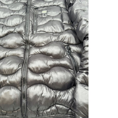 Difetto di un giubbino Blauer nero in 100% nylon con doppia chiusura a zip e cappuccio.