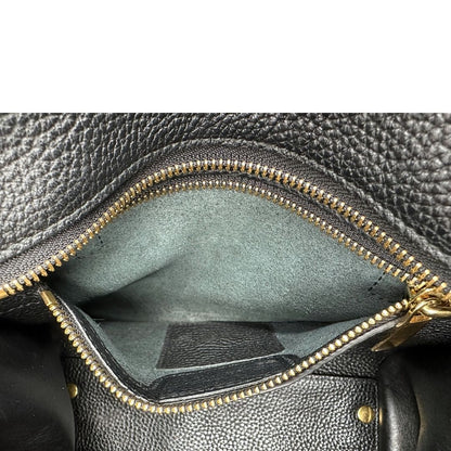 interno della Borsa Salvatore Ferragamo in pelle nera con parti metalliche dorate; munita di doppi manici e una tracolla, da portare a mano o a tracolla. Completa di dustbag, di lusso, originale, ottime condizioni, usata. 