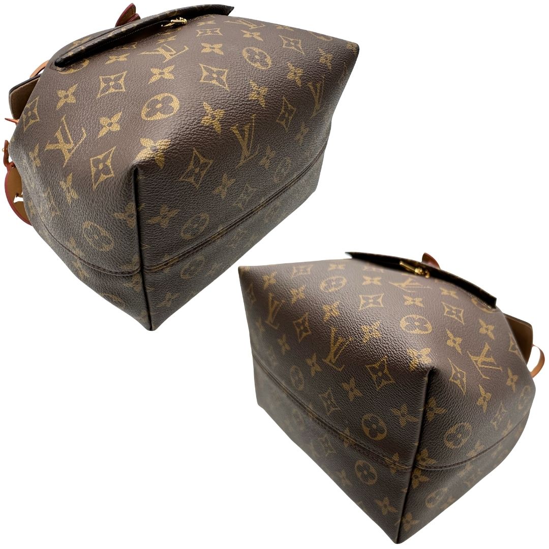 Angoli di uno zaino Montsouris NM in canvas marrone monogram con finiture in vacchetta naturale e parti metalliche dorate, munito di un manico sulla parte superiore e due bretelle in vacchetta regolabili. Completo di corredo e charm decorativo.