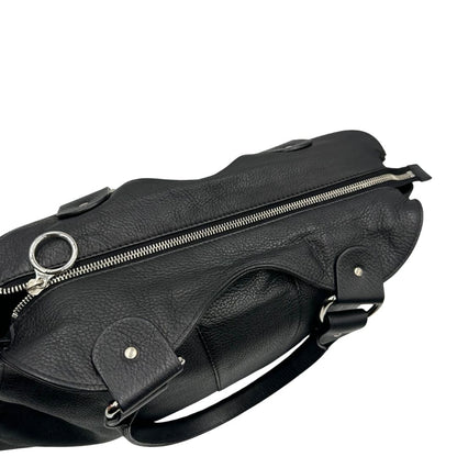 interno Borsa Fendi in pelle martellata nera con parti metalliche argentate; munita di doppi manici stondati, da portare a mano, di lusso, originale, ottime condizioni, usata. 