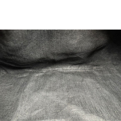 interno Borsa Fendi in pelle martellata nera con parti metalliche argentate; munita di doppi manici stondati, da portare a mano, di lusso, originale, ottime condizioni, usata. 