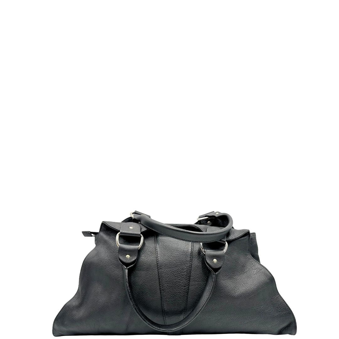 retro Borsa Fendi in pelle martellata nera con parti metalliche argentate; munita di doppi manici stondati, da portare a mano, di lusso, originale, ottime condizioni, usata. 