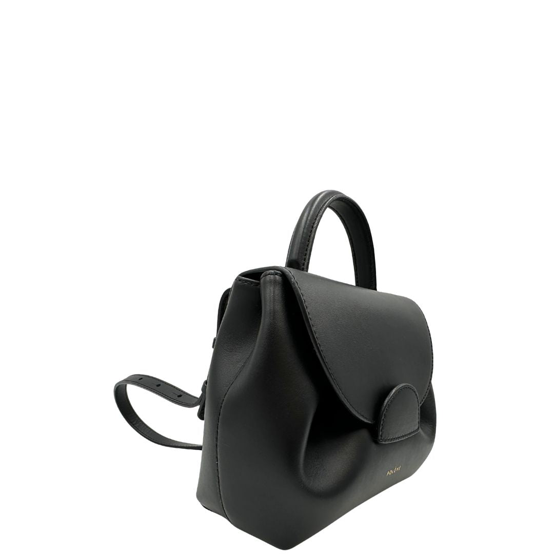 lato  Borsa Polène in pelle nera con parti metalliche dorate; munita di un manico singolo stondato e una tracolla regolabile. Full set, di lusso, originale, ottime condizioni, usata.  