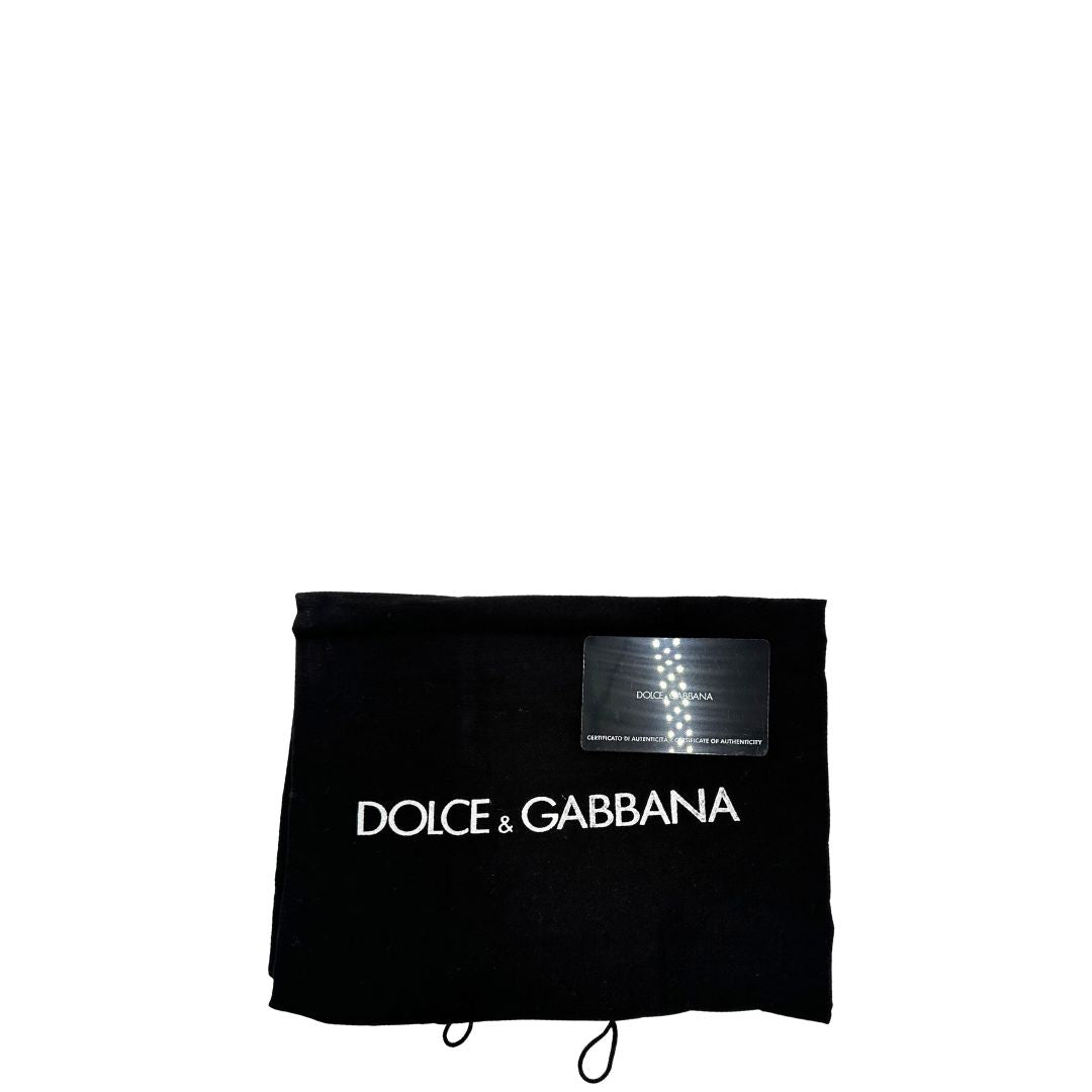Dustag di una Borsa D&G Miss Sicily in lana grigia con parti metalliche dorate e finiture in pelle nera e dettagli fiori ; munita di un manico singolo stondato e ciondolo logato. completa di dustbag e card d'autenticità. Originale, usata, di lusso, in ottime condizione.