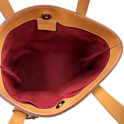 Interno di una borsa Etro in canvas trama paisley in varie tonalità calde e parti in pelle beige, dettagli metallici dorati, munita di doppi manici. Indossabile a mano. Completa di dustbag e charm decorativo amovibile.