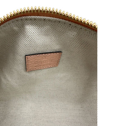 interno Borsa Gucci in canvas color cipria GG con parti metalliche dorate; munita di un manico singolo in catena e una tracolla amovibile e regolabile. Completa di dustbag, di lusso, originale, eccellenti condizioni. 