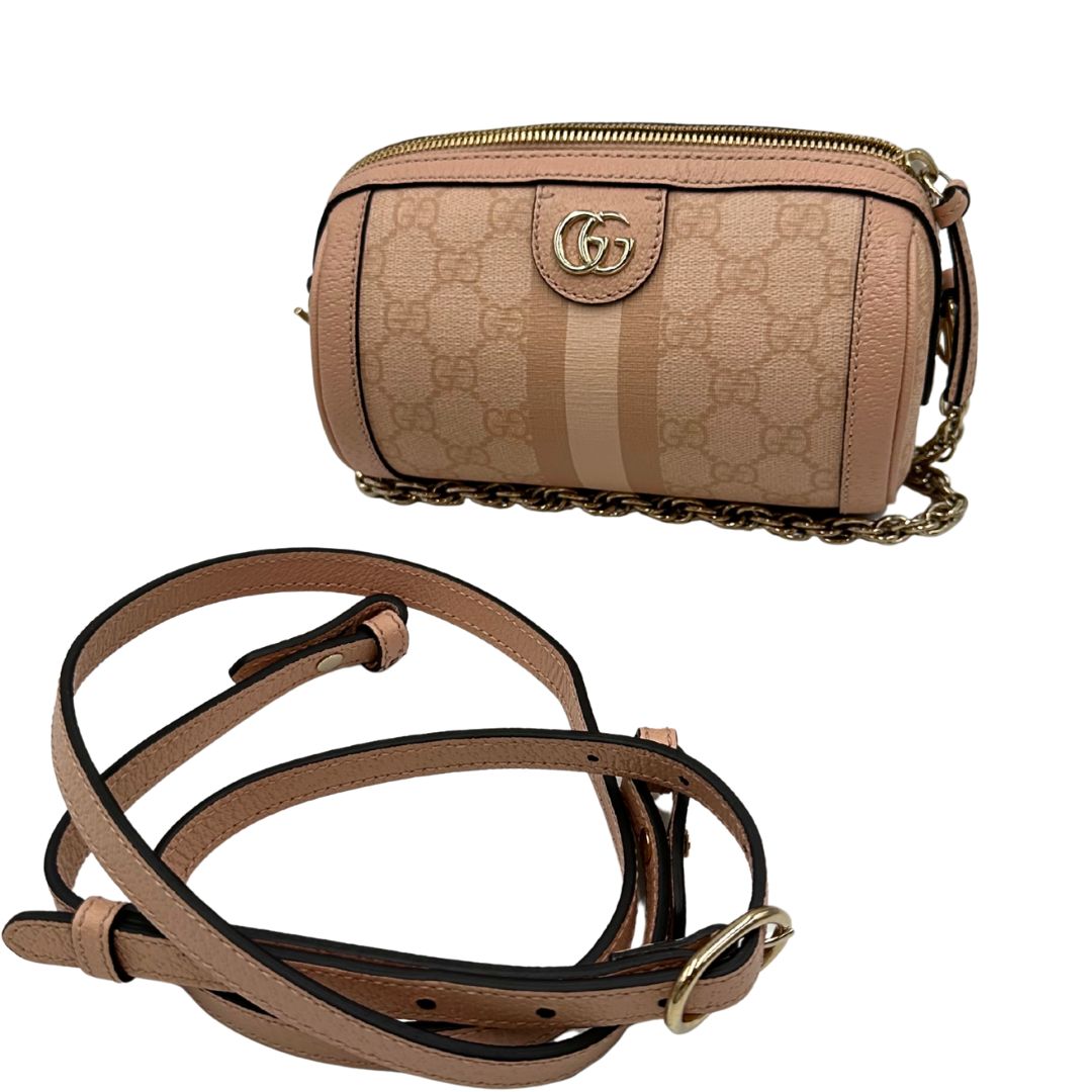 Borsa Gucci in canvas color cipria GG con parti metalliche dorate; munita di un manico singolo in catena e una tracolla amovibile e regolabile. Completa di dustbag, di lusso, originale, eccellenti condizioni. 