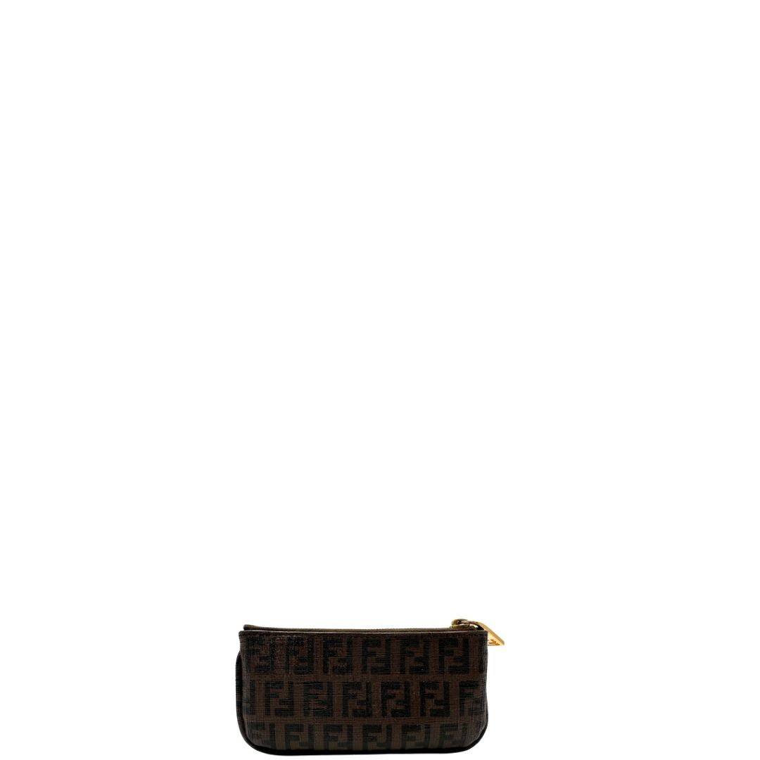 Front di un Portamonete Fendi in canvas trama Zucchino color tabacco, con chiusura a zip dorata.