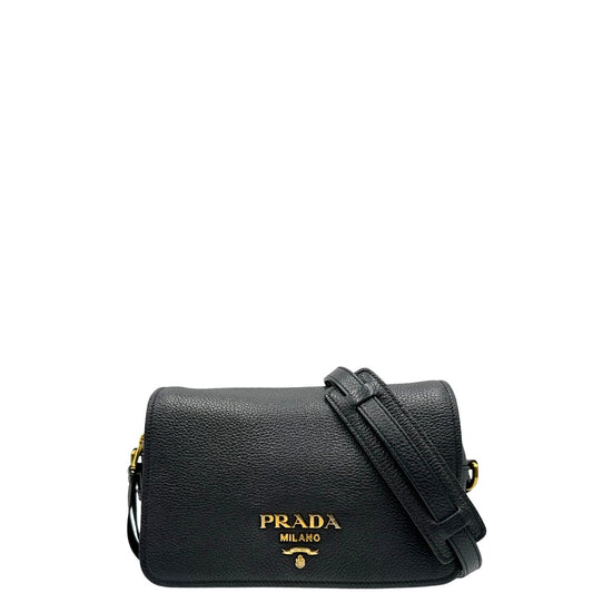 FRONT  Borsa Prada in pelle martellata nera con parti metalliche dorate; munita di una tracolla regolabile, di lusso, originale, ottime condizioni. 