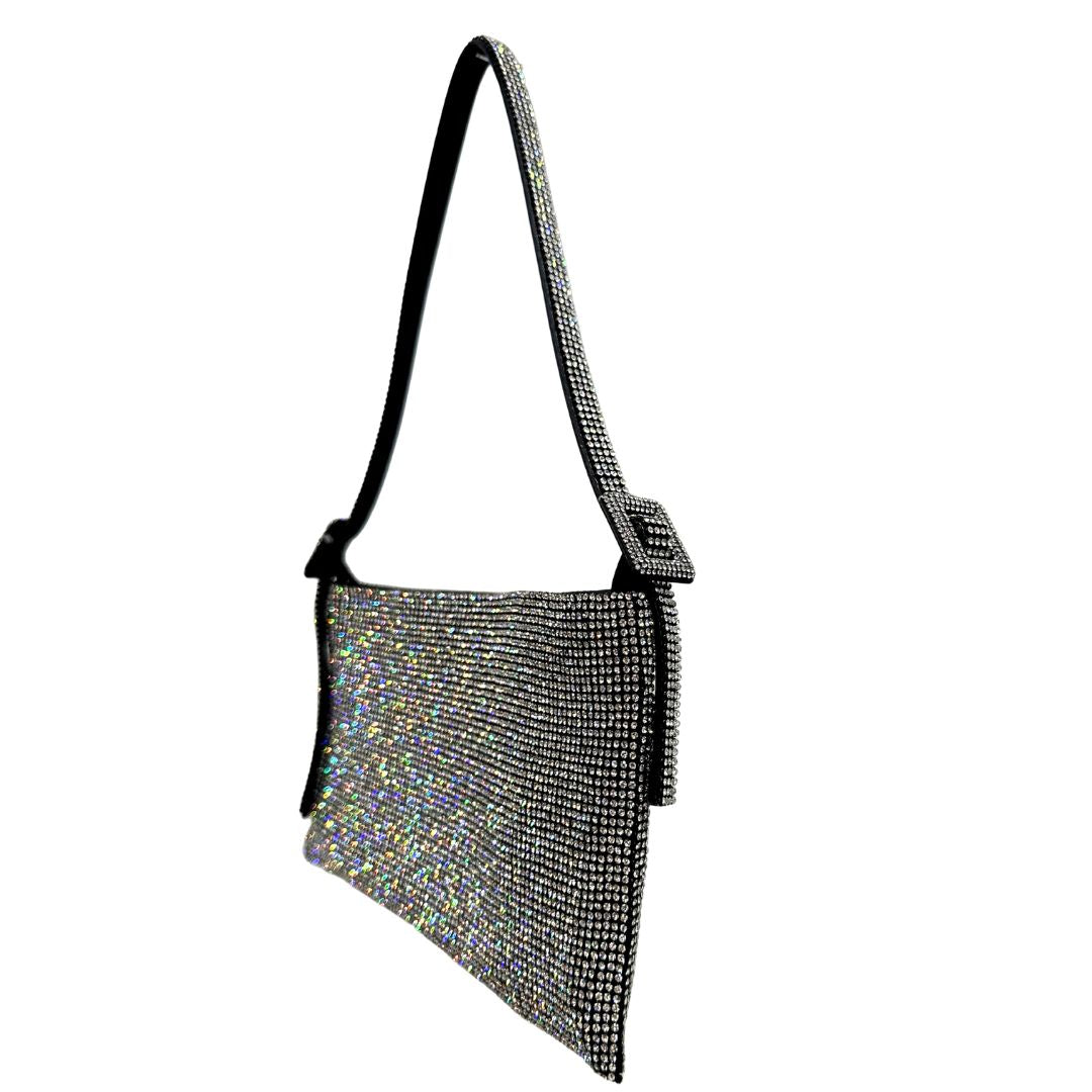 Laterale destro di una borsa Benedetta Bruzziches in tessuto ricoperto da strass multicolore; munita di un manico singolo con fibbie laterali, indossabile a spalla. Completa di dustbag e scatola.