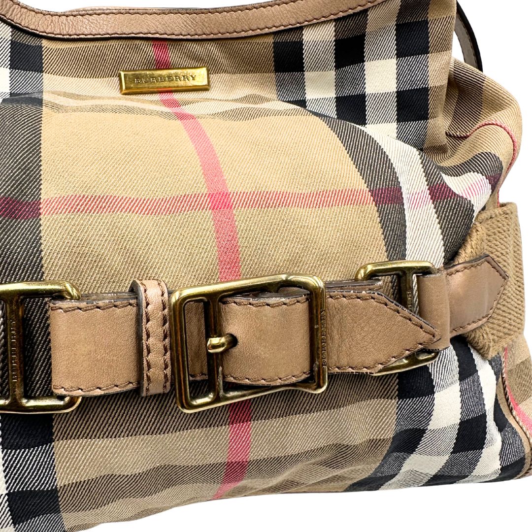 chiusura  Borsa Burberry in tessuto tartan beige con parti metalliche dorate; munita di un manico singolo, indossabile a spalla, di lusso, originale, ottime condizioni, usata. 