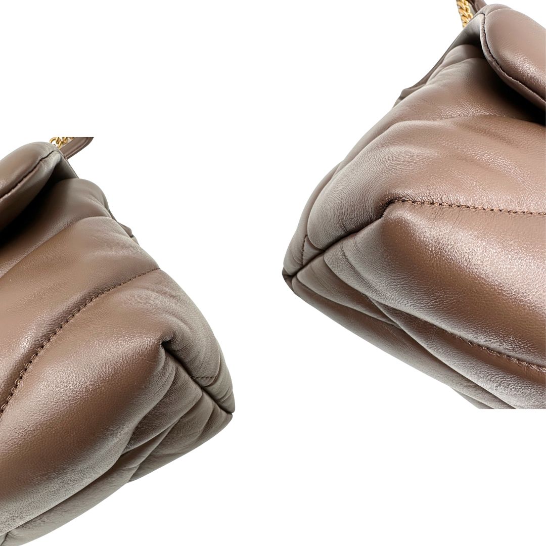 angoli  Borsa Pinko in pelle matelassè marrone con parti metalliche dorate; munita di di una tracolla scorrevole con spallaccio in pelle, di lusso, originale, eccellenti condizioni, usata. 