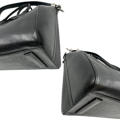 Angoli di una borsa Givenchy Antigona in pelle nera dalla metalleria argentata, usata, originale, second hand, in ottime condizioni.