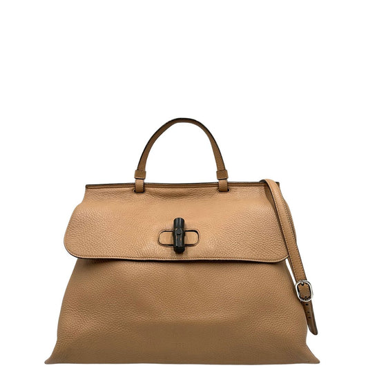 front Morbida Gucci pelle beige con dettaglio bamboo sulla chiusura, di lusso, originale, ottime condizioni, usata. 