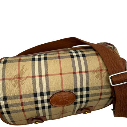 Vista superiore di una borsa Burberry trama tartan, con metalleria dorata, usata, originale, second hand, in ottime condizioni.