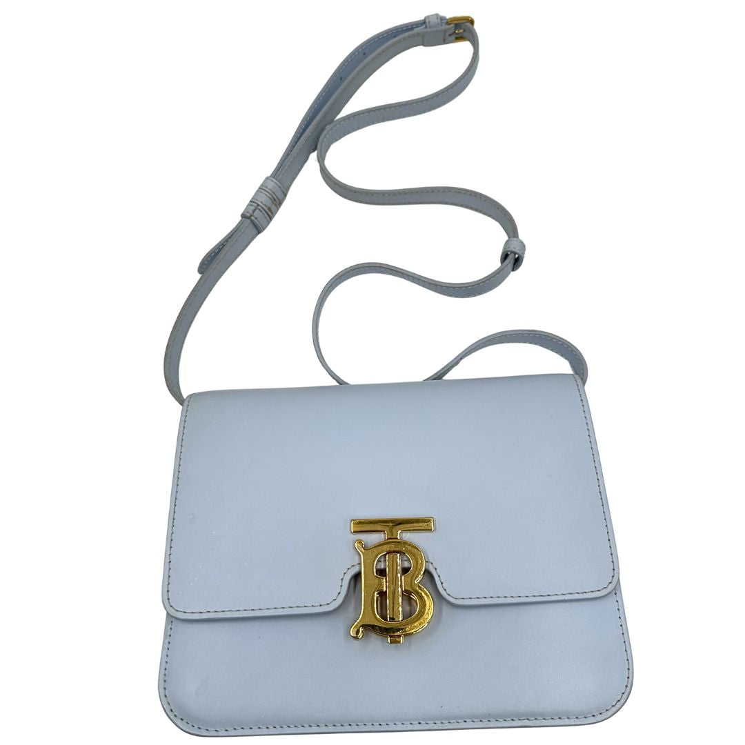 Front, Borsa Burberry TB in pelle, presenta una silhouette rigida e squadrata con chiusura a&nbsp;fermaglio.