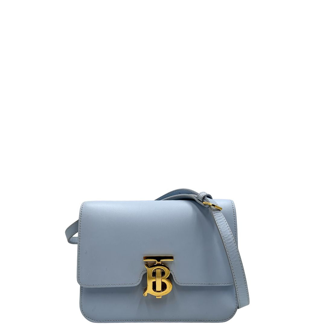 Front, Borsa Burberry TB in pelle, presenta una silhouette rigida e squadrata con chiusura a&nbsp;fermaglio.