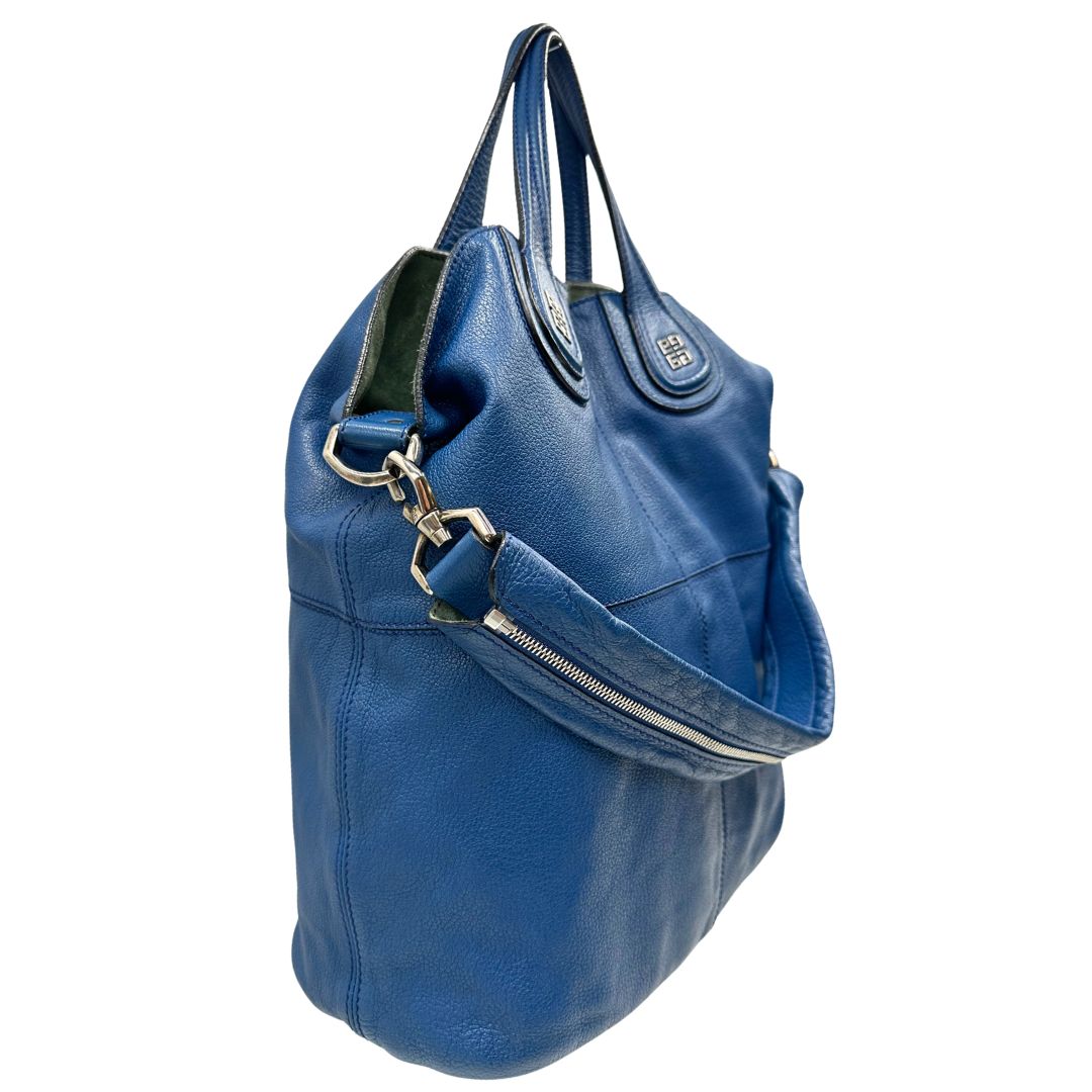 Lato destro, Borsa Givenchy Nightingale in pelle struttura morbida Capiente. Originale, usata, di lusso, in ottime condizioni