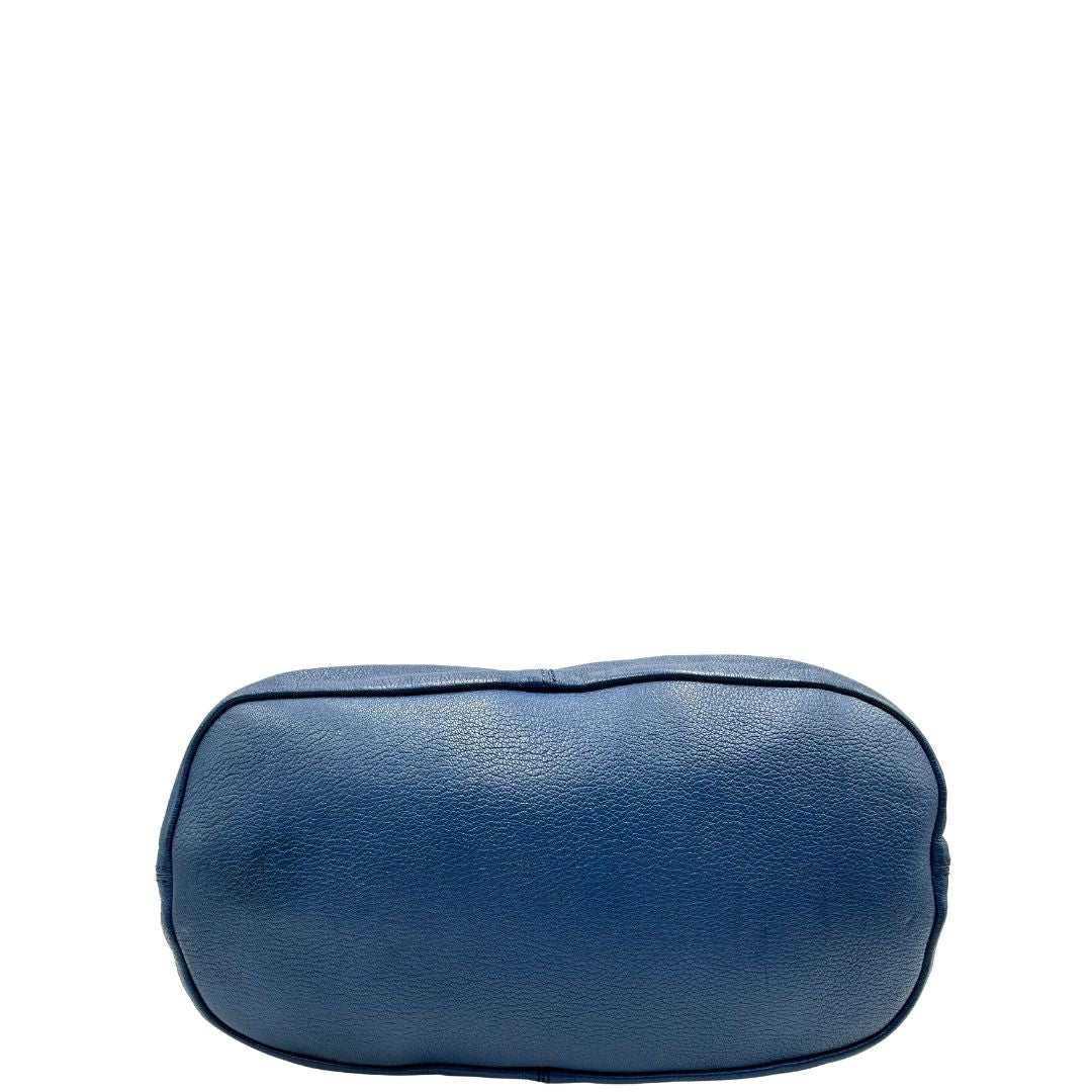 Base, Borsa Givenchy Nightingale in pelle struttura morbida Capiente. Originale, usata, di lusso, in ottime condizioni