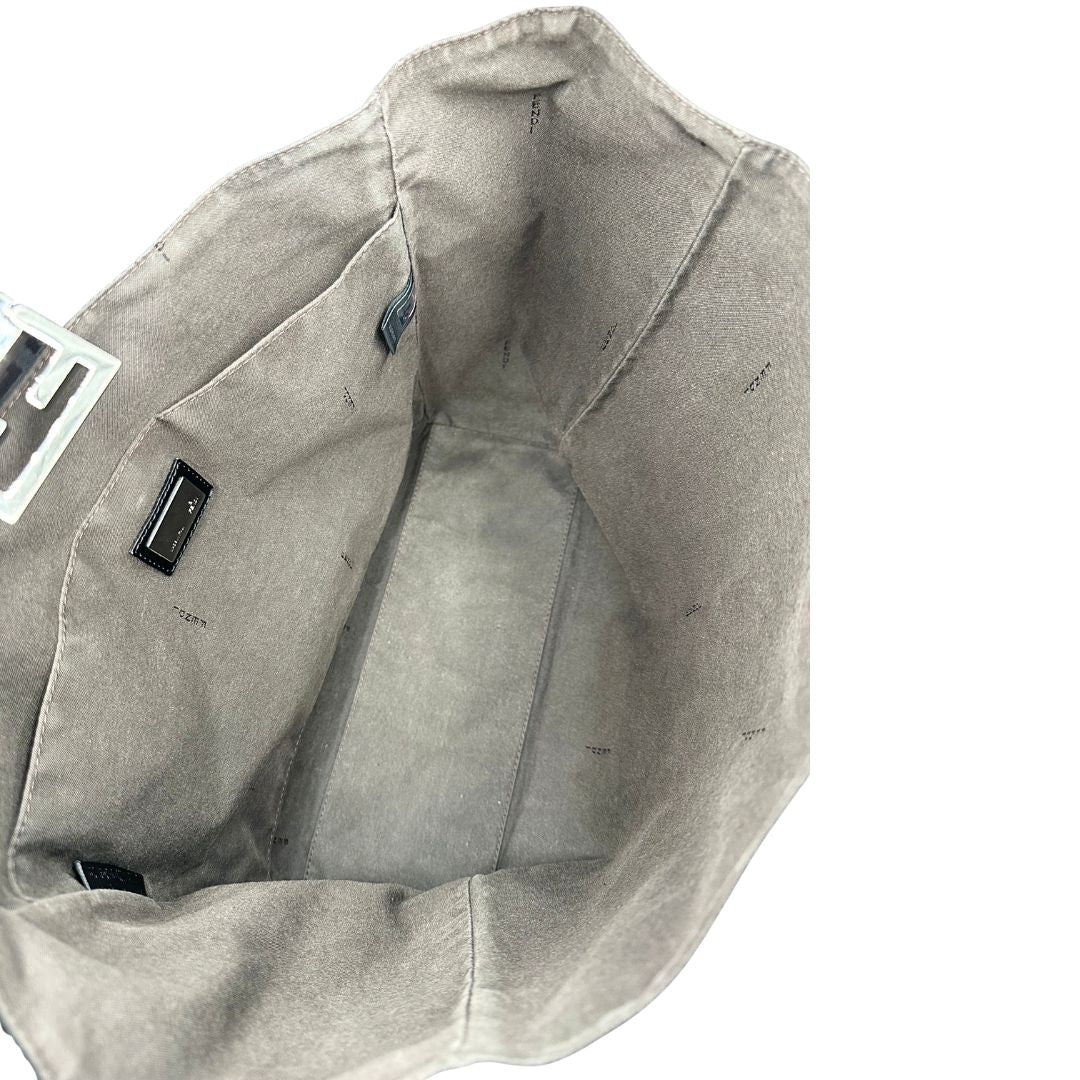 Tote Fendi nera con trama Zucchino, di lusso, originale, ottime condizioni, usata.