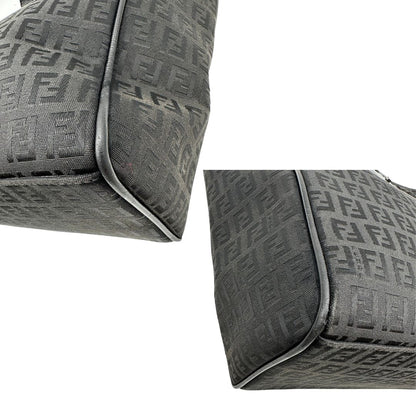 angoli Tote Fendi nera con trama Zucchino, di lusso, originale, ottime condizioni, usata. 