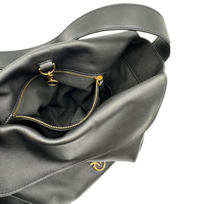 Tasca interna, Borsa Pinko realizzata in morbida pelle nera. Originale, usata, di lusso, in ottime condizioni.