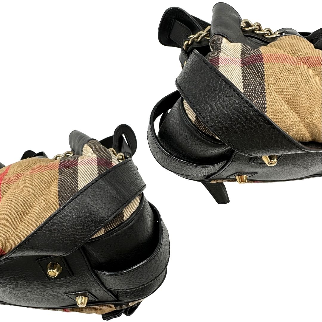 angoli Borsa Burberry in tessuto Burberry Check e finiture in pelle nera, di lusso, originale, ottime condizioni, usata. 
