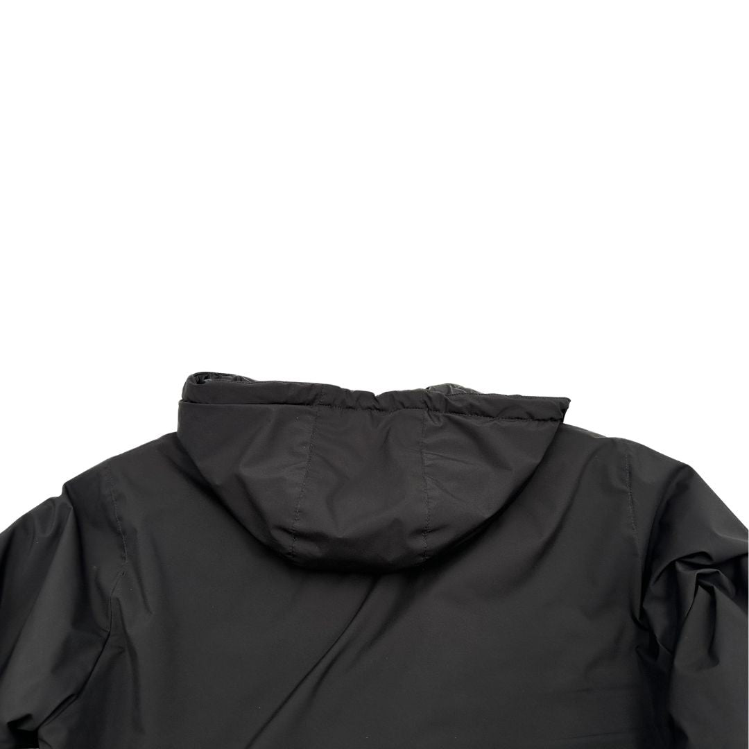 Giubbino nero Fay in 100% poliestere, munito di cappuccio, di lusso, originale, eccellenti condizioni, usato.