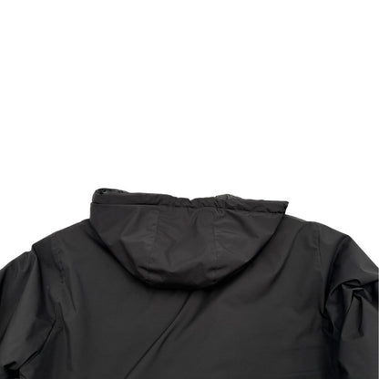 Giubbino nero Fay in 100% poliestere, munito di cappuccio, di lusso, originale, eccellenti condizioni, usato.
