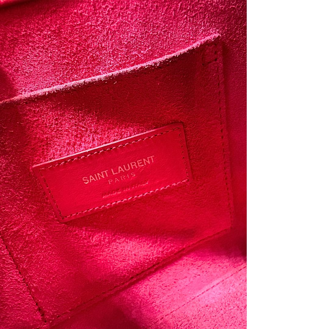 interno  Borsa Saint Laurent in pelle rosa, indossabile a tracolla o a mano, di lusso, originale, ottime condizioni, usata. 