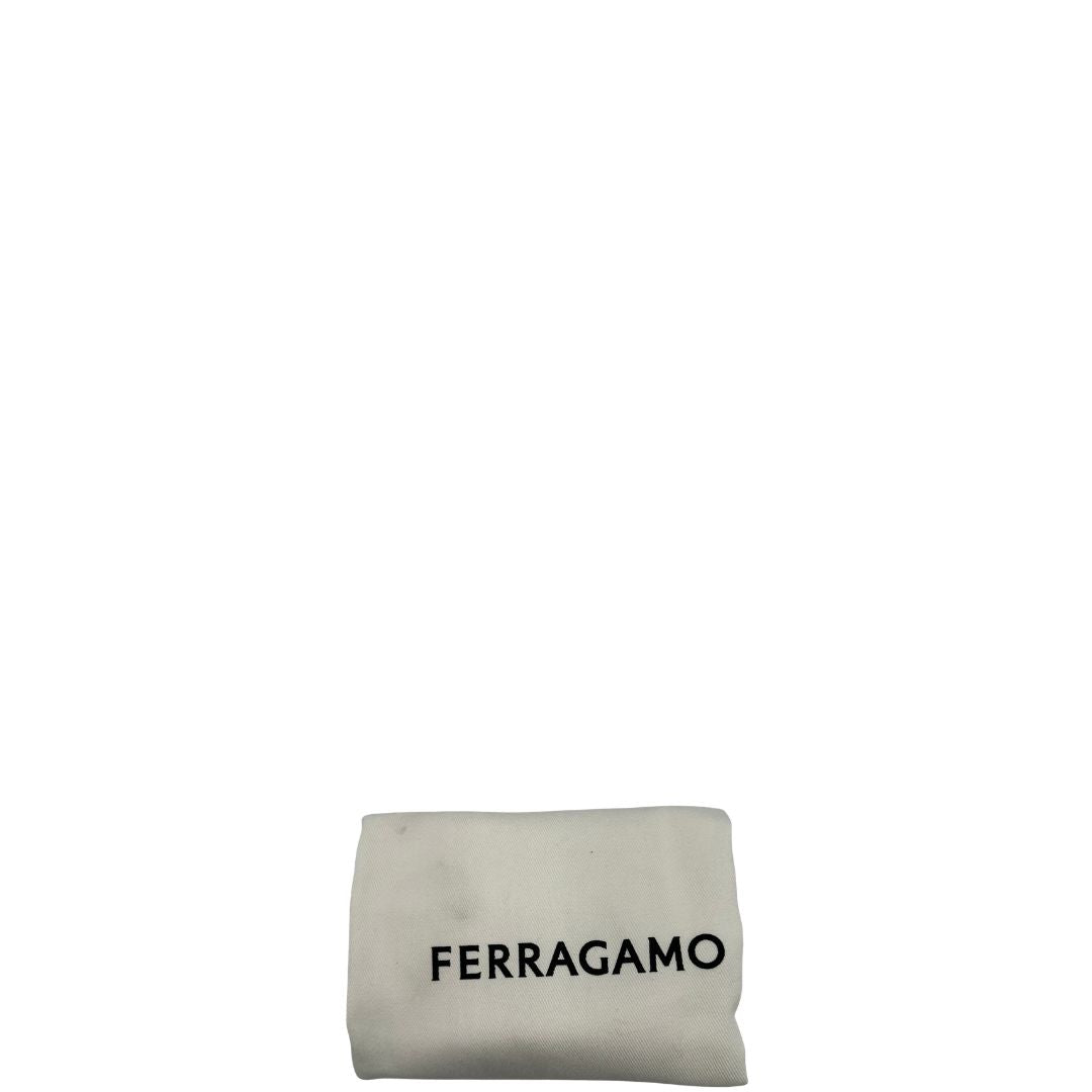 dustbag  Tote Salvatore Ferragamo in pelle nera impreziosita da frange in rafia, di lusso, originale, ottime condizioni, usata. 