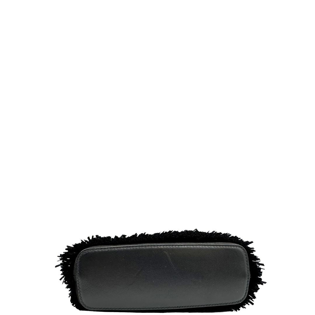 base  Tote Salvatore Ferragamo in pelle nera impreziosita da frange in rafia, di lusso, originale, ottime condizioni, usata. 