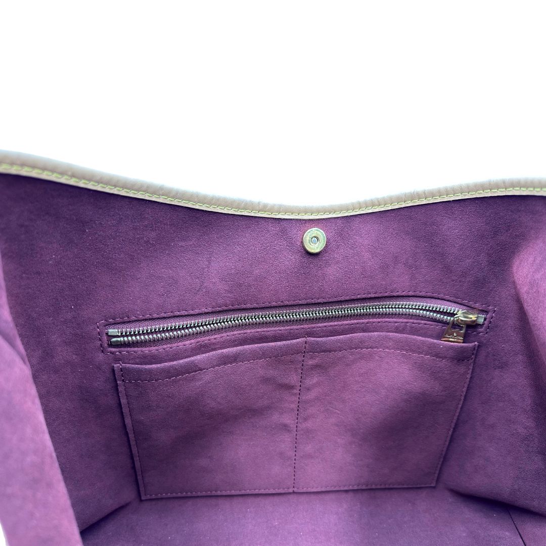 interno Borsa CarryAll MM  realizzata in tela Monogram e rifinita in pelle naturale, di lusso, originale, ottime condizioni, usata. 