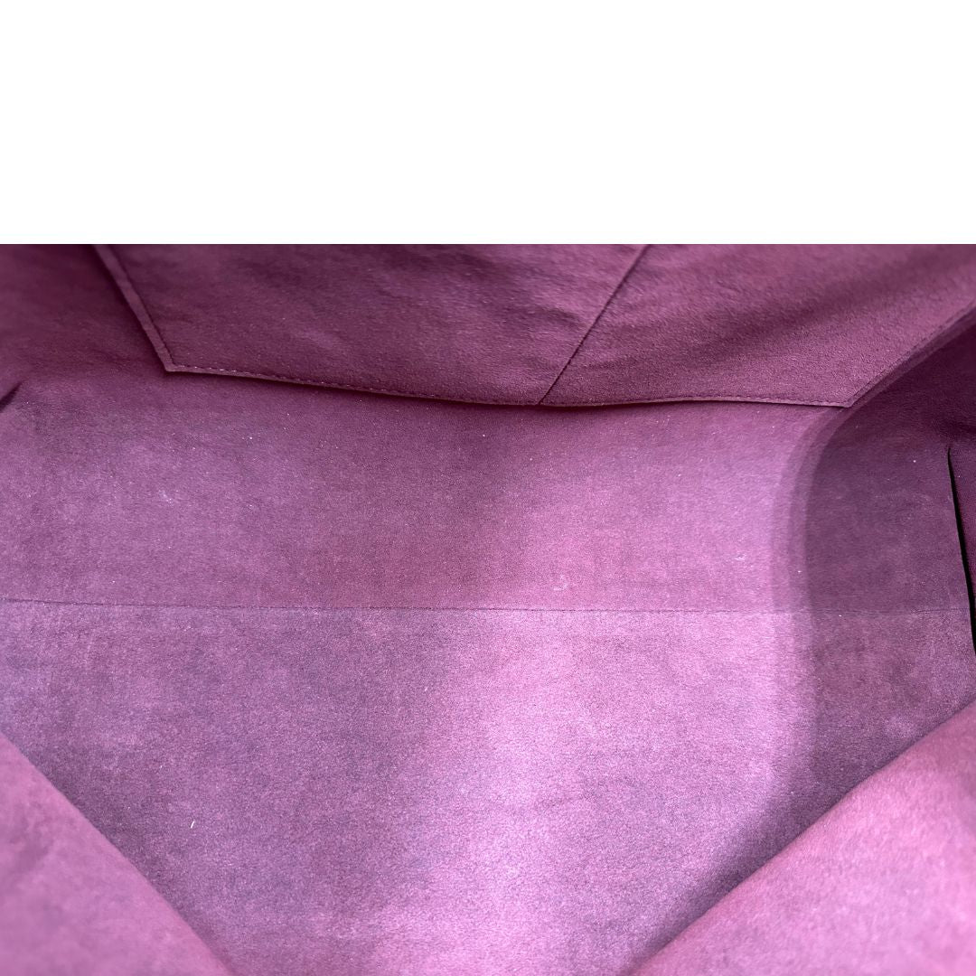 interno Borsa CarryAll MM  realizzata in tela Monogram e rifinita in pelle naturale, di lusso, originale, ottime condizioni, usata. 