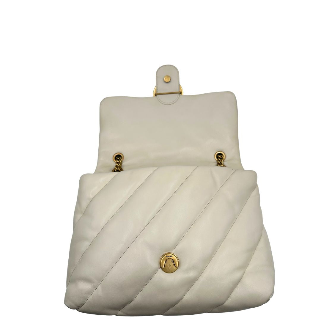 chiusura  Borsa Pinko realizzata in morbida pelle bianca matelassè, di lusso, originale, ottime condizioni, usata.