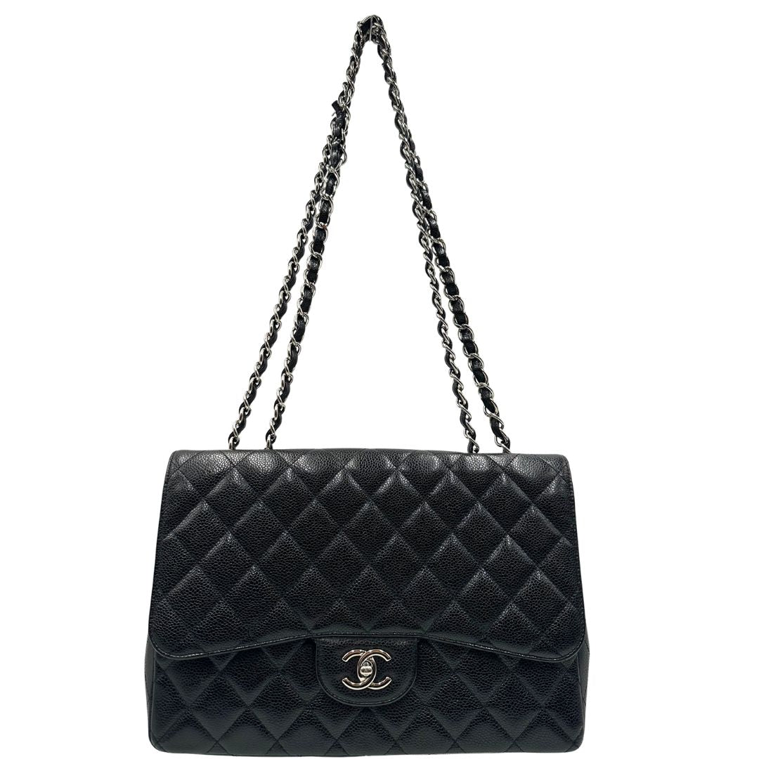front  Borsa Chanel in pelle caviar nera trapuntata con hardware argentato, di lusso, originale, ottime condizioni, usata. 
