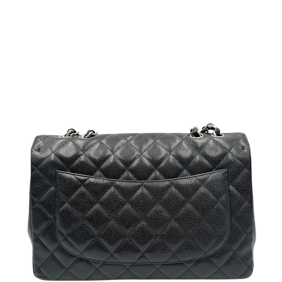 retro Borsa Chanel in pelle caviar nera trapuntata con hardware argentato, di lusso, originale, ottime condizioni, usata. 