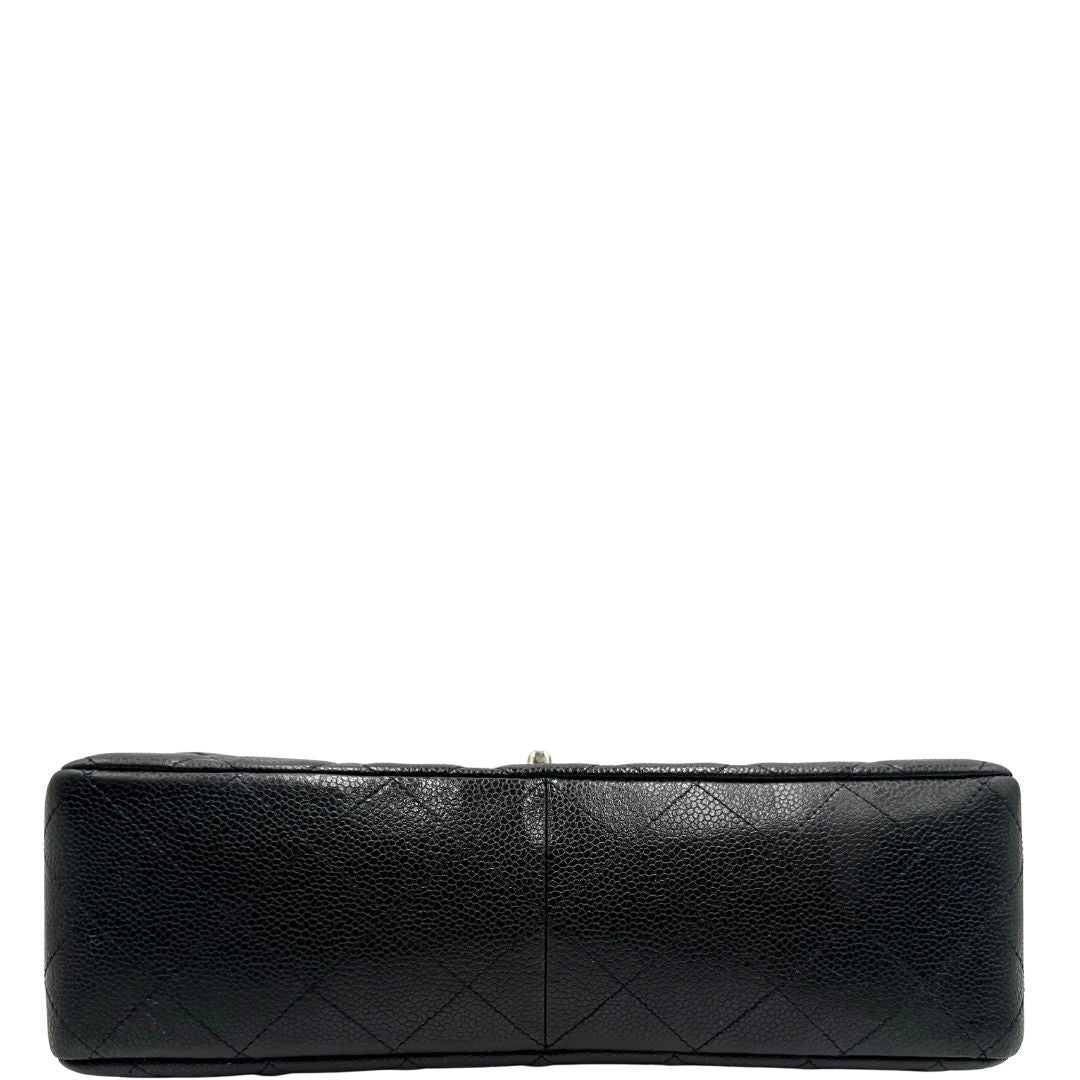 base  Borsa Chanel in pelle caviar nera trapuntata con hardware argentato, di lusso, originale, ottime condizioni, usata. 
