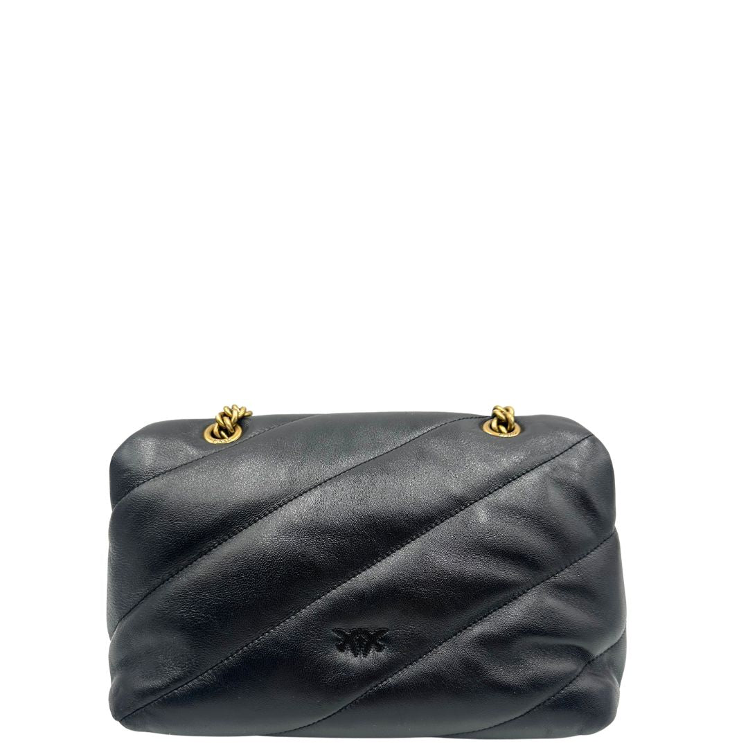 Retro di una Pinko in pelle nera trapuntata, indossabile a spalla o a tracolla, usata, originale, second hand, in ottime condizioni.