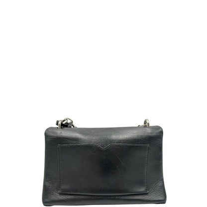 Retro, Borsa MK in pelle con impunture trapuntate, con parti metalliche in ottone nero, indossabile a spalla o a tracolla. Originale, usata, di lusso, in ottime condizioni.