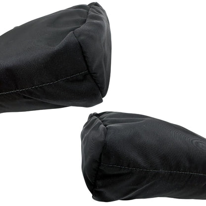 Angoli di una pouch Prada in nylon nero e hardware argentato, usata, originale, second hand, in condizioni eccellenti.