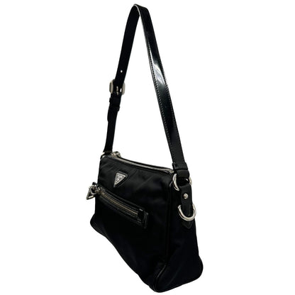 lato Borsa Prada in nylon, indossabile a spalla, di lusso, originale, ottime condizioni, usata. 