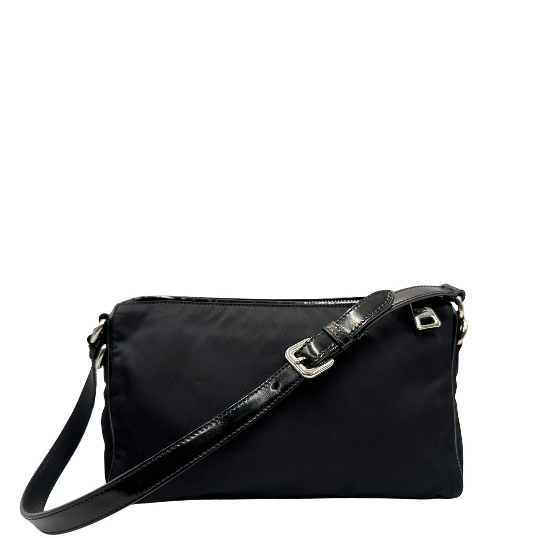 retro Borsa Prada in nylon, indossabile a spalla, di lusso, originale, ottime condizioni, usata. 